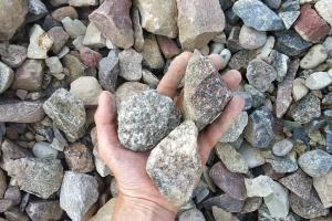 Блог — Щебень для основания бассейнов и резервуаров: как избежать просадки — фото